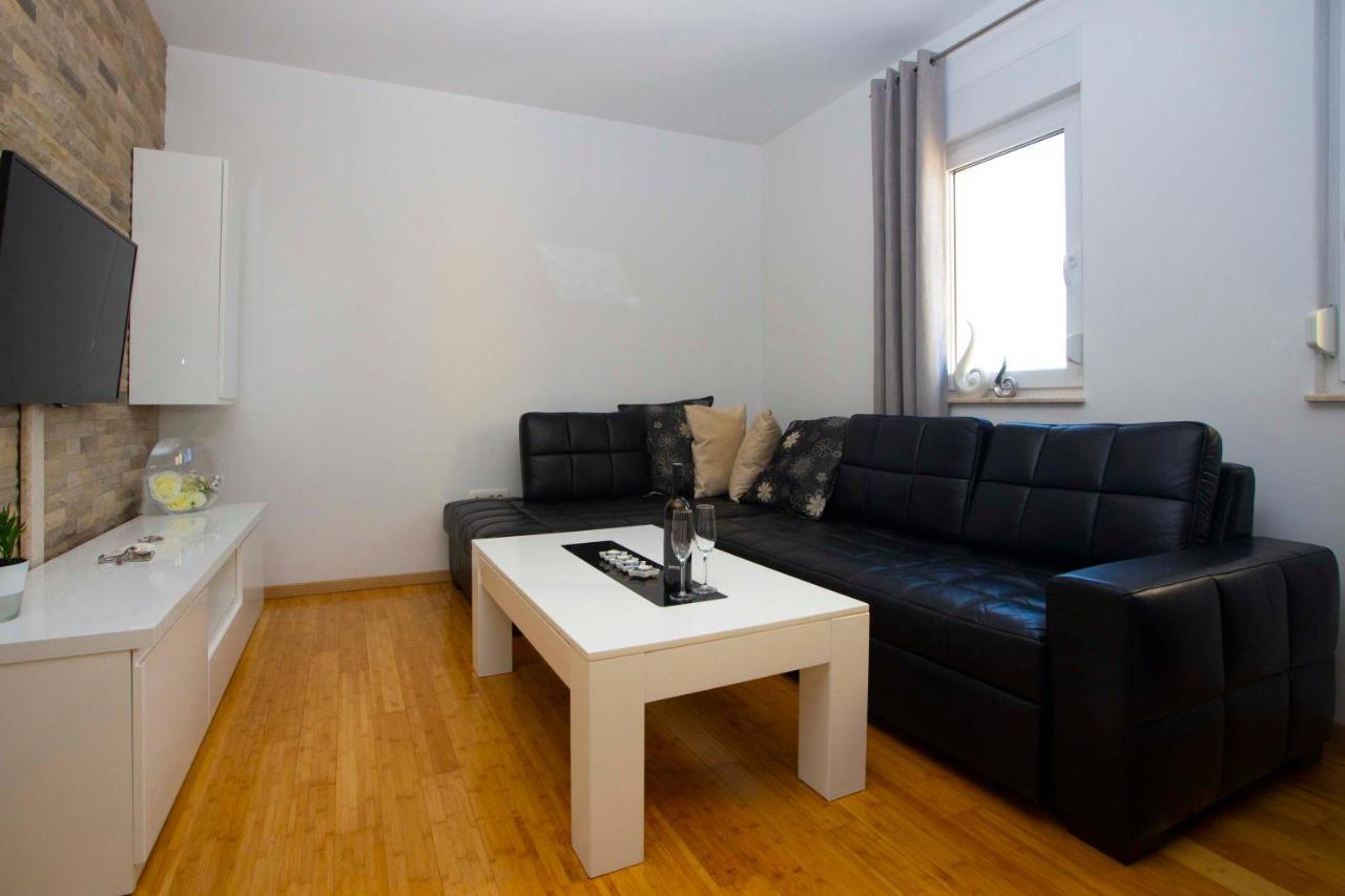 Apartment Lauc Makarska Buitenkant foto